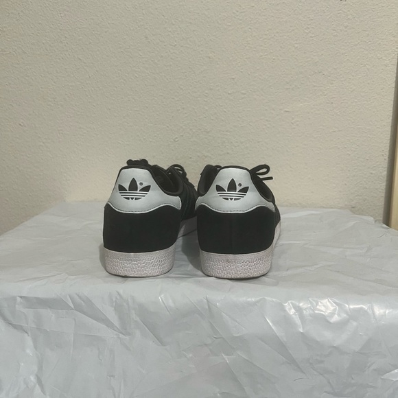 Adidas Women’s Black Classic Sneakers-size 6 - Picture 6 of 6